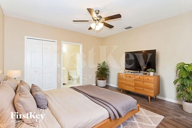 Building Photo - 122 Dahl Ave