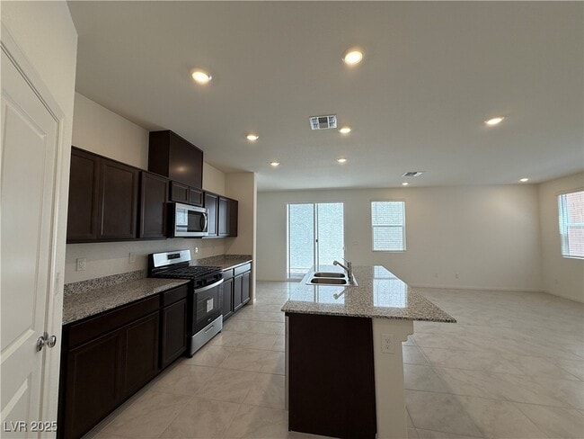 Building Photo - 9097 Vesey Ave