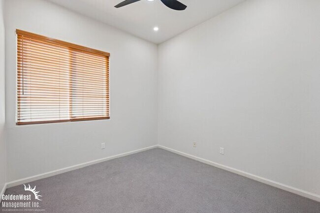 Building Photo - Beautiful 4Bdm 2Ba Home with Private Backyard in Gilbert!