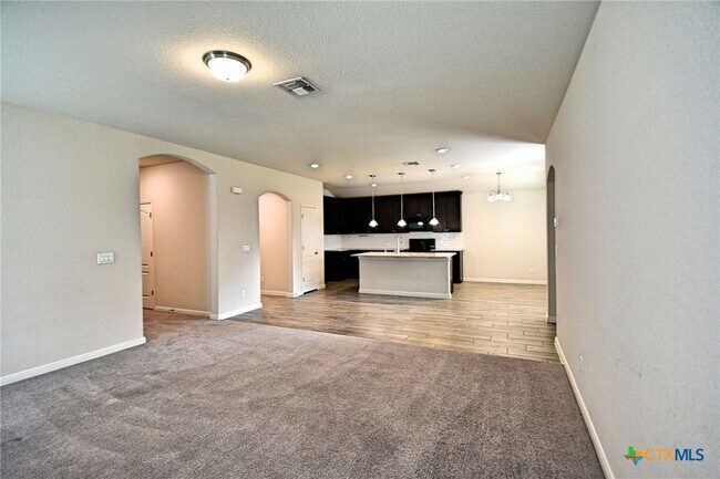 Building Photo - 528 Willow Valley St