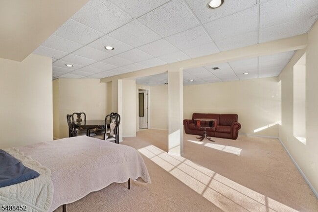 Building Photo - 12 Woodmont Dr