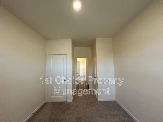 Building Photo - 8229 Pitchfork Dr