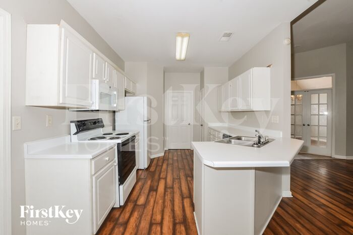 Building Photo - 995 Nesting Wood Cir W