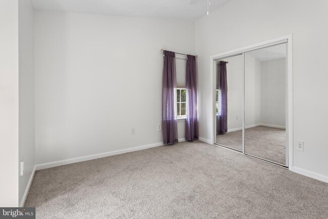 Building Photo - 8220 Silverton Ct