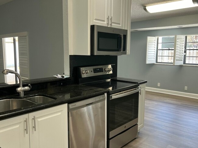 Building Photo - 21023 Rustlewood Ave