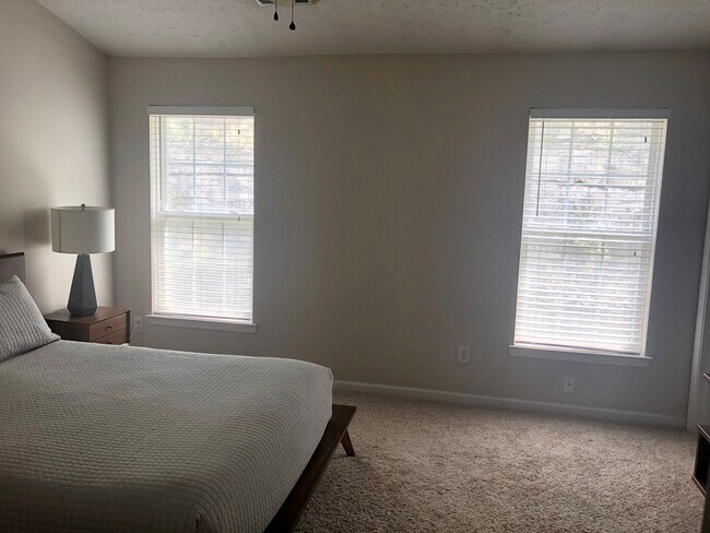 Building Photo - 7277 Charlotte Pike