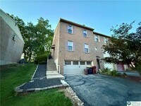 Building Photo - 1943 Alberta Dr