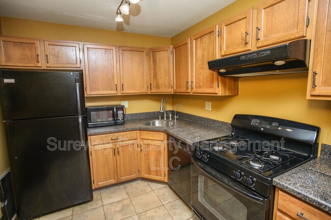 Building Photo - 315 Steeplechase Ct