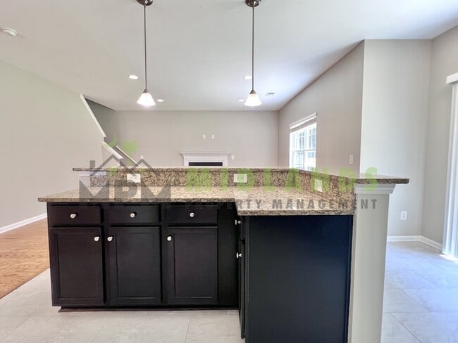 Building Photo - 464 Edenhall Dr