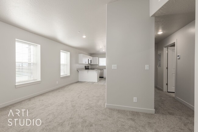 Building Photo - New Contemporary 2 Bedroom, 1 Bathroom in ...