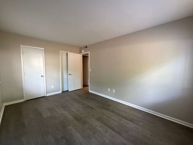 Building Photo - 415 Orchard Trace Ln