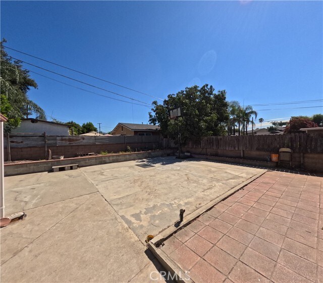 Building Photo - 255 W La Verne Ave