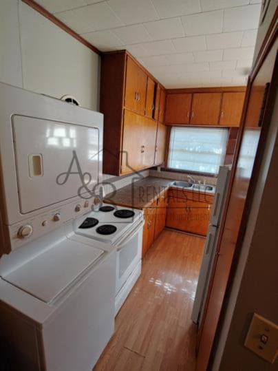 Building Photo - 215 Belleville