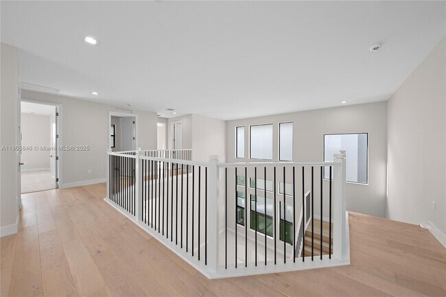 Building Photo - 20422 Southernwood Ave