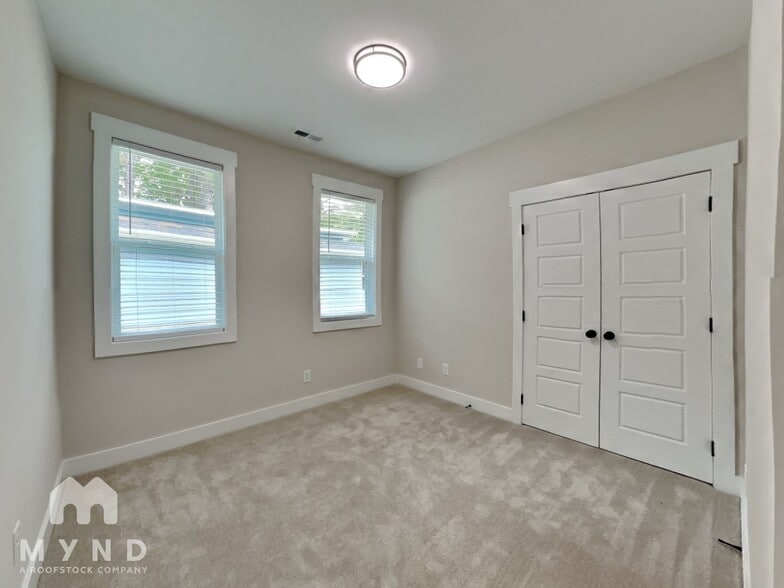 Building Photo - 907 East St