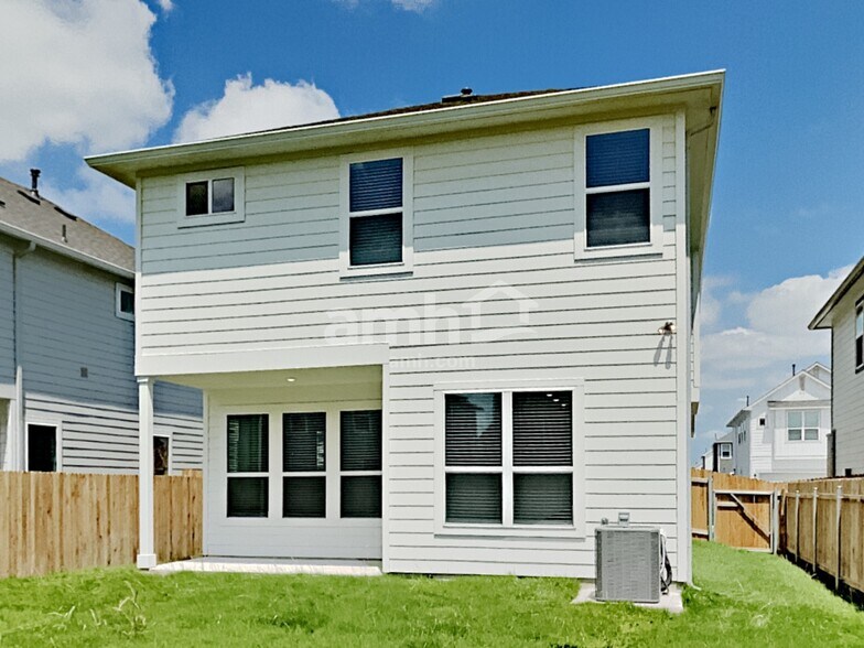 Building Photo - 2738 Meadowood Heights