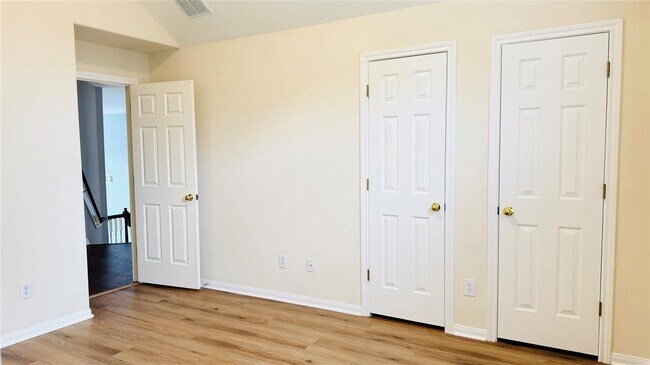 Building Photo - 3218 Oak Cliff Ln