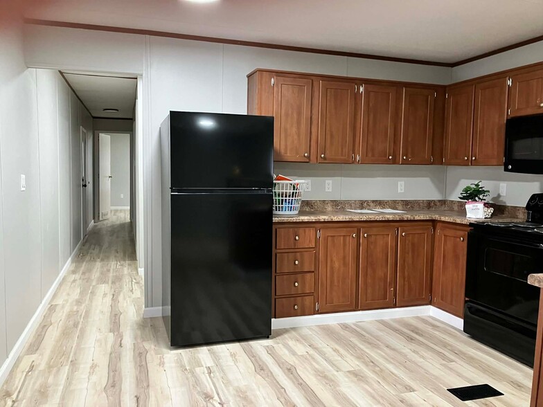 Building Photo - 79 Deerwood Park