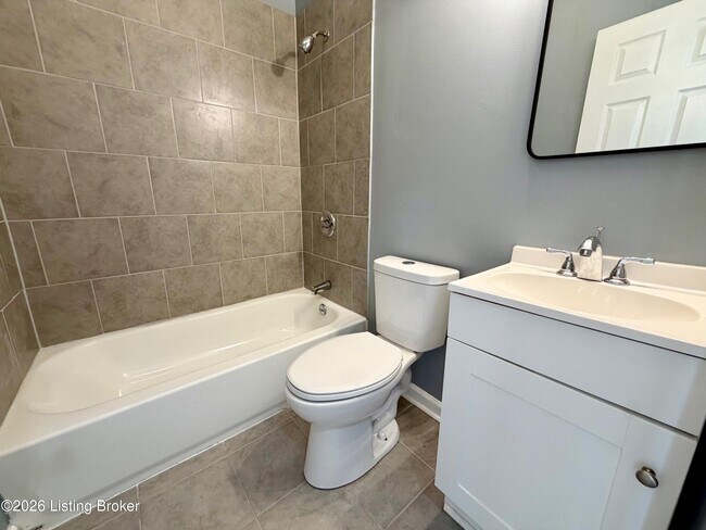 Building Photo - 2407 W Jefferson St