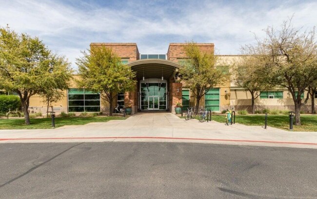 Building Photo - 3417 N San Marin Dr