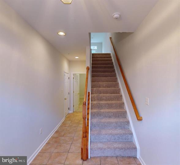 Building Photo - 110 Riverwatch Dr