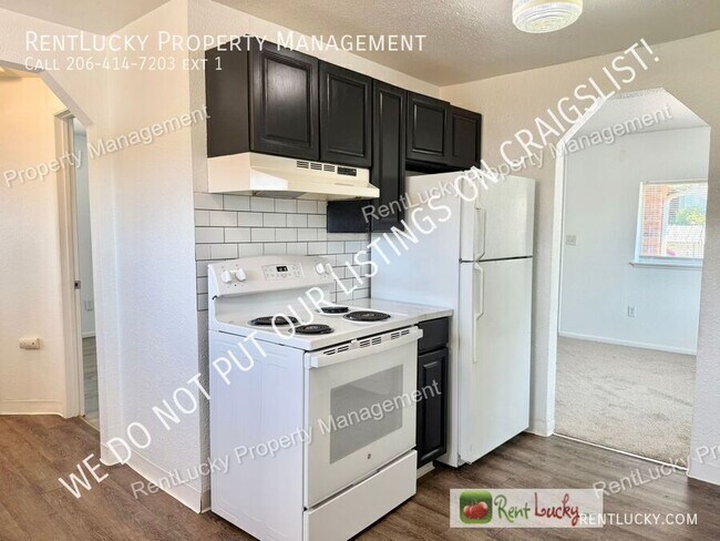 Building Photo - 5511 18th Ave S