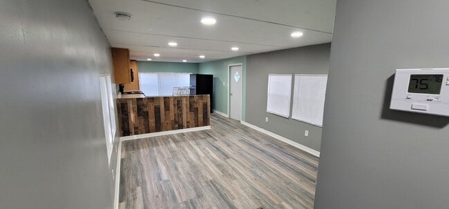 Building Photo - 9660 Valerie St