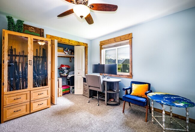 Building Photo - Beautiful home in Ryen Glenn with Fantasti...