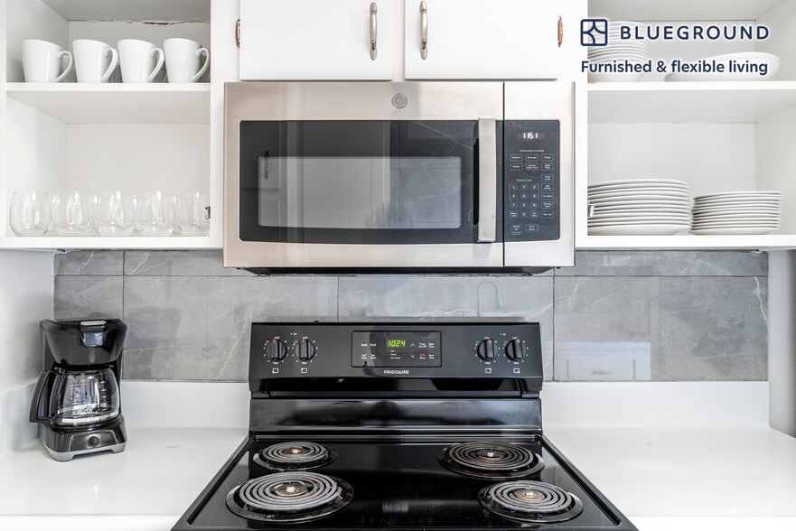 Building Photo - 801 Middlefield Rd