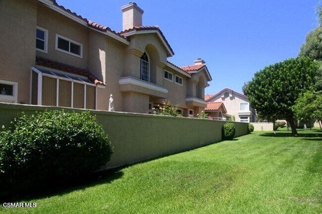 Building Photo - Located in beautiful Wood Ranch, this home...