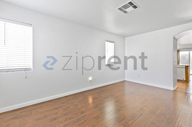 Building Photo - 2005 Rose Coral Ave