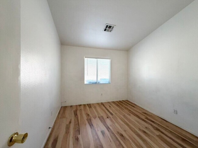 Building Photo - 2732 Echo Springs St