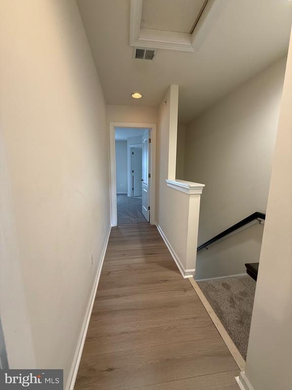 Building Photo - 7476 Riding Meadow Way