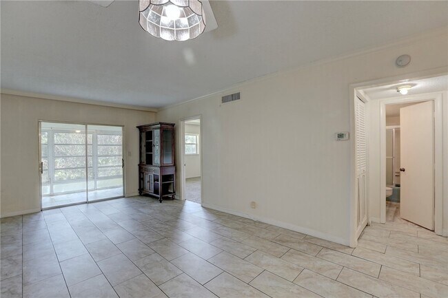Building Photo - 1100 Ponce De Leon Cir