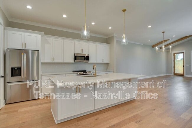 Building Photo - 606 Annex Ave