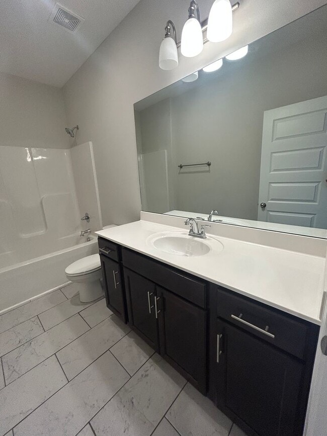Building Photo - Beautiful 4BR Home in Athens with Bonus Room & Fenced Yard
