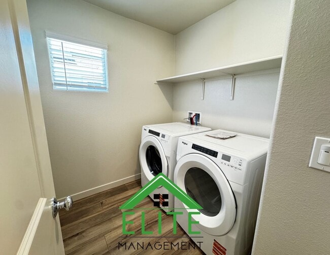 Building Photo - A Stunning Brand-New Home in a Prime Locat...