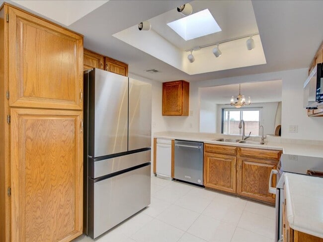 Building Photo - 5526 N Arroyo Grande Dr