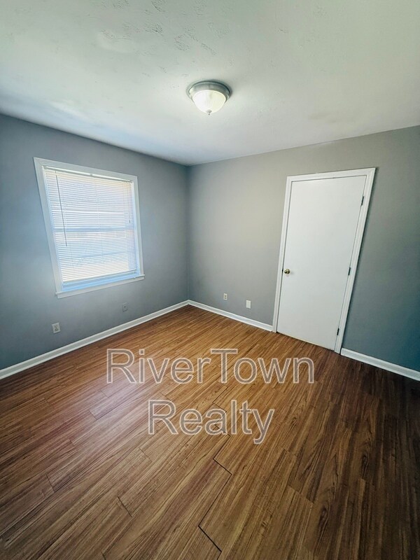 Building Photo - 4866 Berrydale Ave