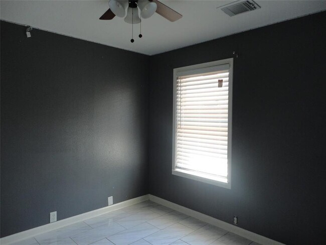 Building Photo - 4803 Russet Trail Ct