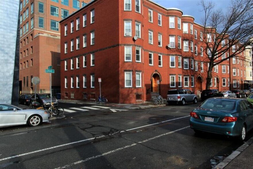 Building Photo - 117 Harvard St
