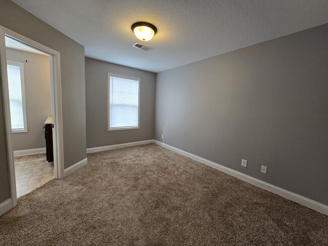 Building Photo - 1771-D SPRING WATER DR, CLARKSVILLE, TN 37040