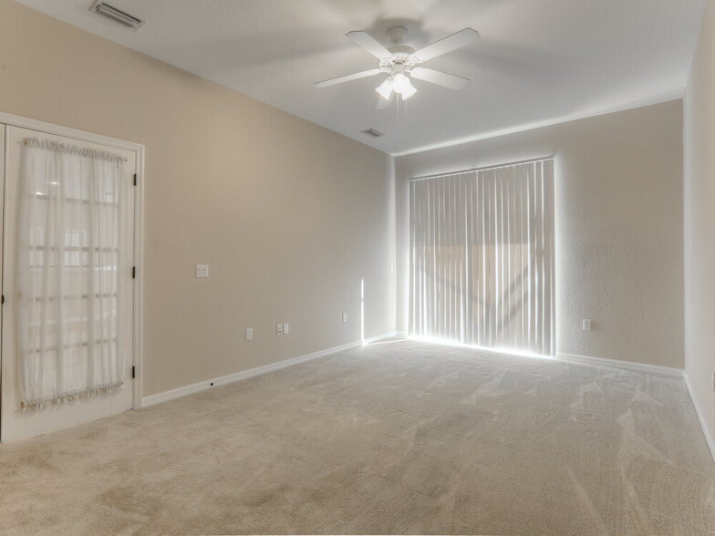 Building Photo - 9026 Beacon Manor Terrace