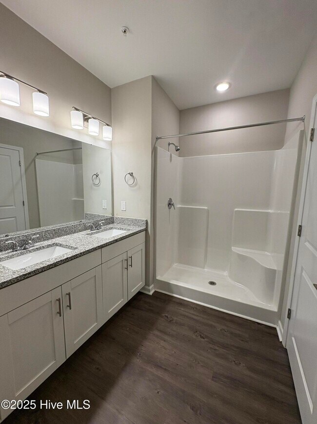 Building Photo - 5614 Lucas Ct