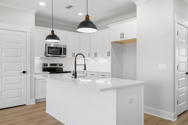 Building Photo - 710 Dale Pl