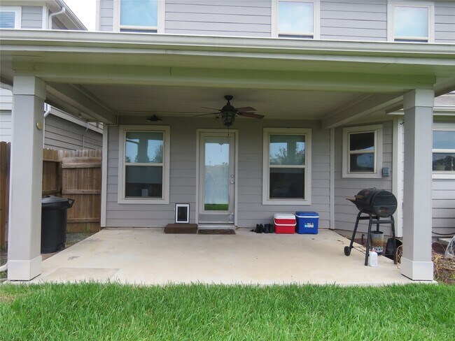 Building Photo - 13031 Mills Creek Meadow Dr