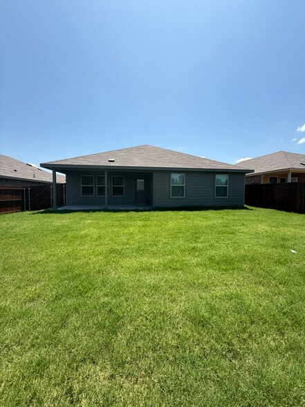 Building Photo - 1628 Alberque Dr
