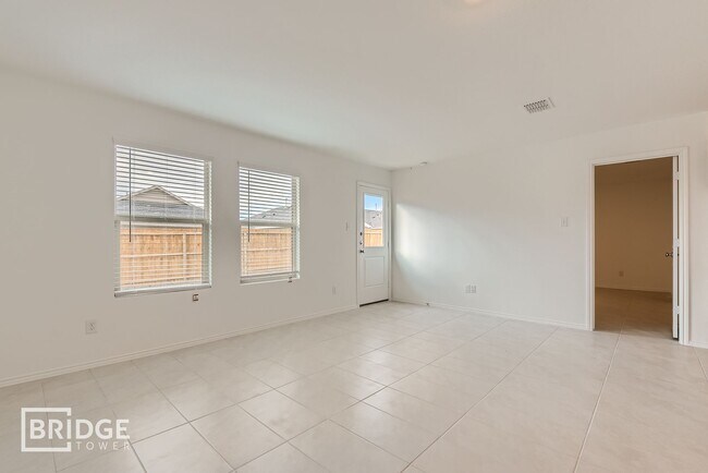 Building Photo - 313 Dry Cyn Wy