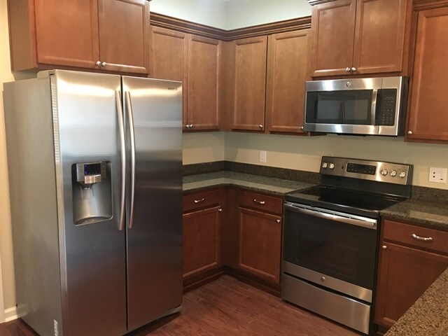 Building Photo - 1389 Castleoak Dr