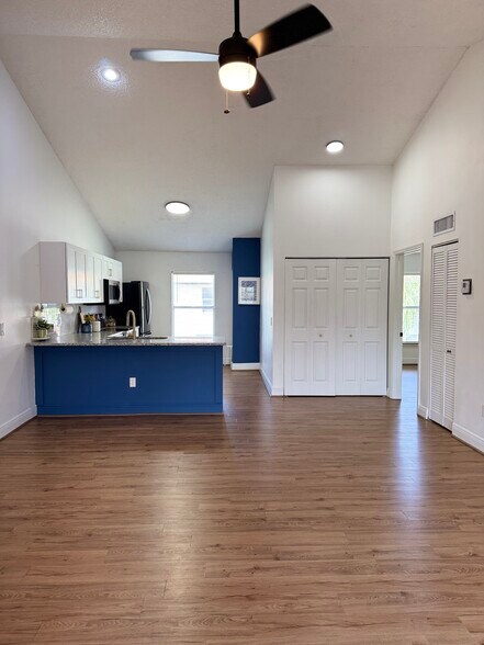 Building Photo - 3651 N Goldenrod Rd